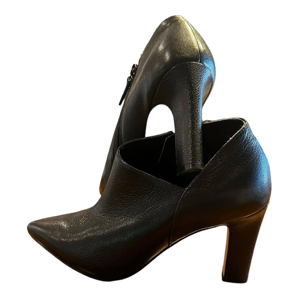 Call Haan black leather booties, size 8